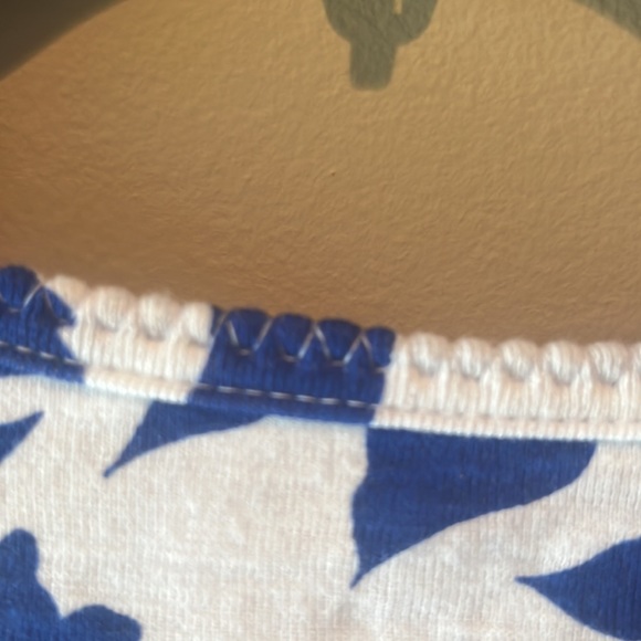 Absolutely Too Cute!!! Floral Top! Like New! - Picture 5 of 5